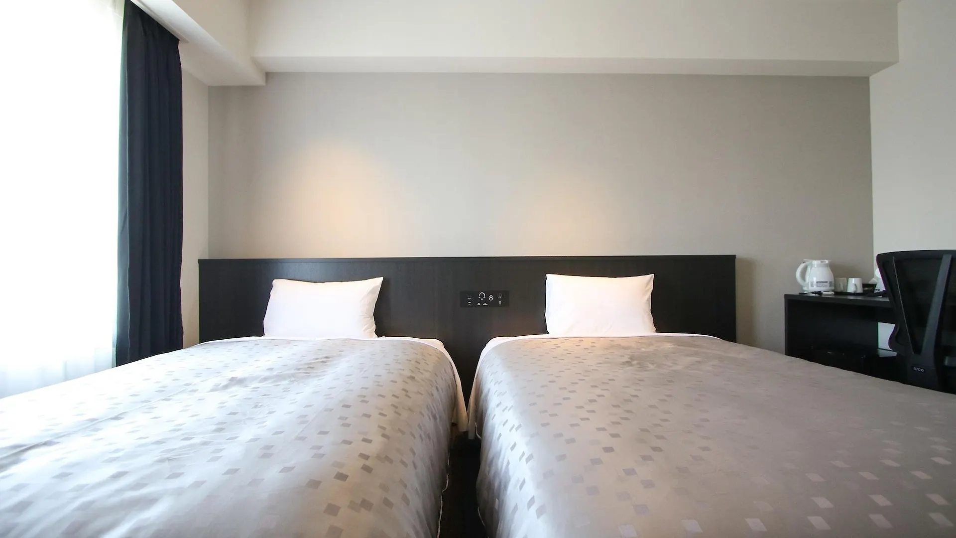 Hotel Bloemen North Hanazono Осака